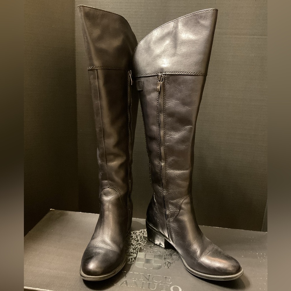 Preowned Women’s Vince Camuto Bollo knee boots in black - sz 8 1/2